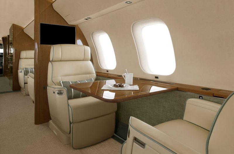 Global 7500 Seating with table